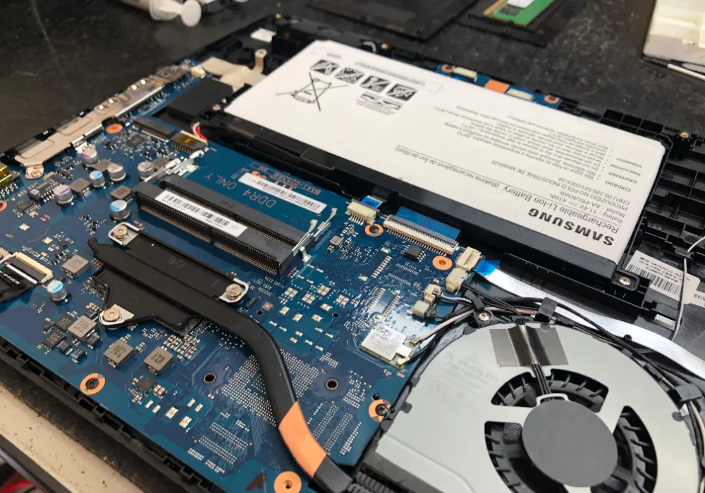 Manutenção geral e otimização de computador na JC EletroInfo